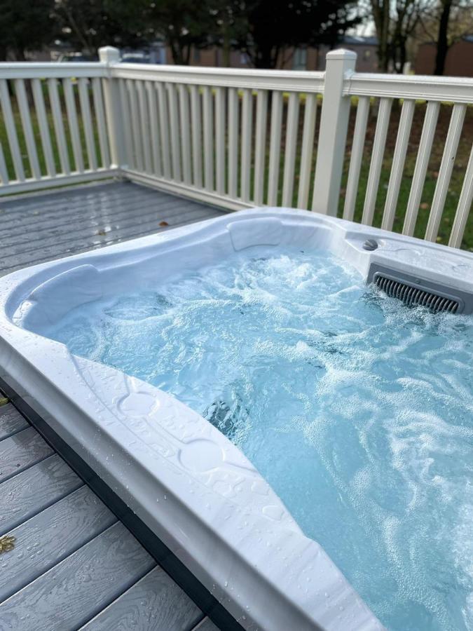 Dakota Lodge With Hot Tub 요크 외부 사진
